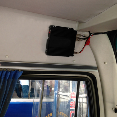 AHD 1080P 4G GPS SD Enregistreur de données de déplacement des véhicules de bus Avec Wifi Système de comptage des personnes de surveillance du niveau de carburant